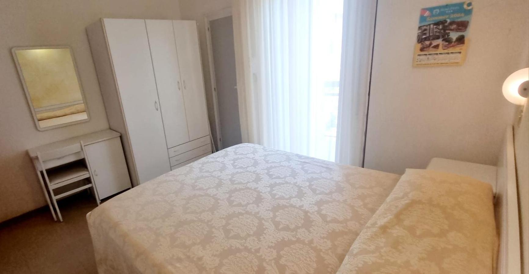 Hotel Flora Bellaria-Igea Marina Oda fotoğraf