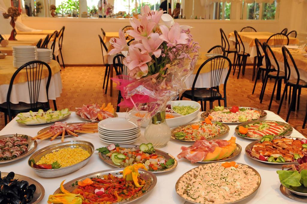 Hotel Flora Bellaria-Igea Marina Dış mekan fotoğraf